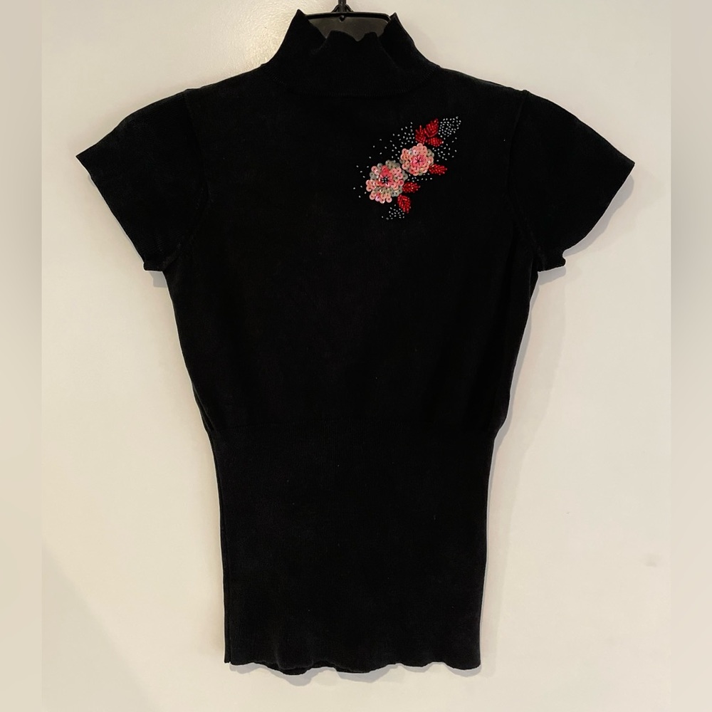 Betsey Johnson mock neck/short sleeve silk top with embellishments. Size M